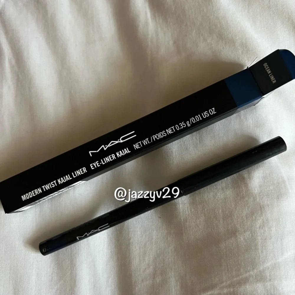 MAC Modern Twist Kajal Eye Liner